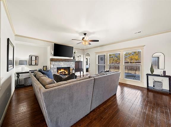 4th image of 7016 E Oakridge St