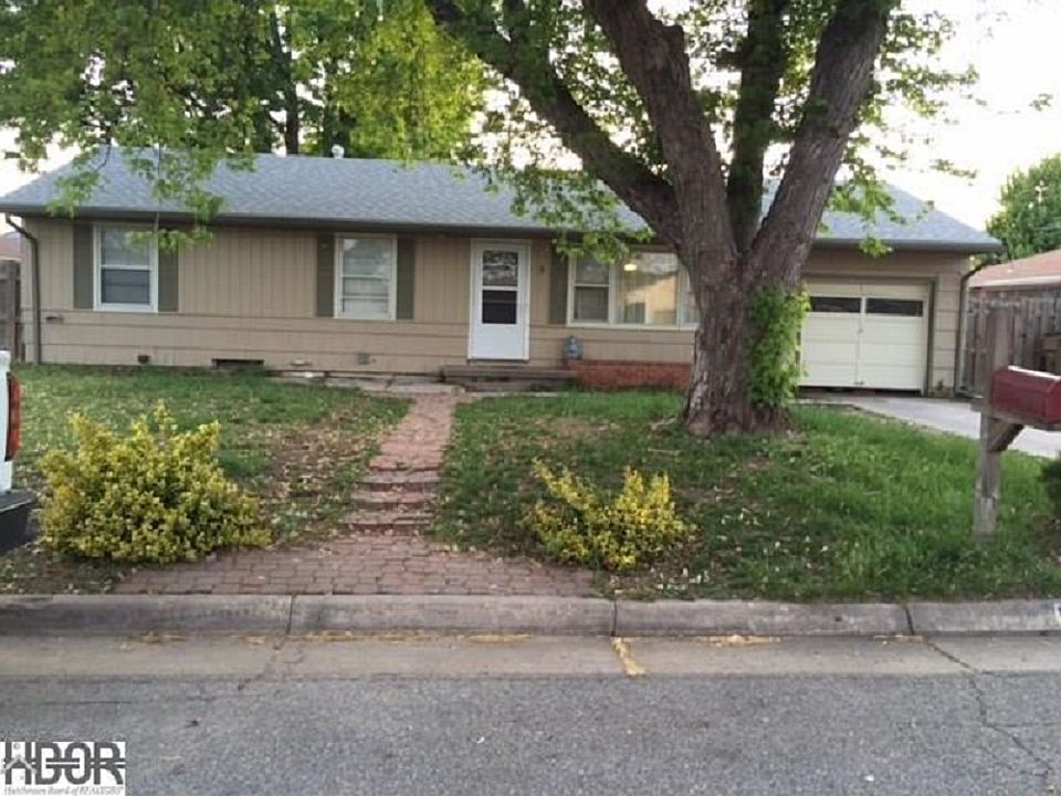 1st image of 9 Lawndale Park