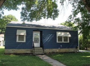 403 W Olive St, Graettinger, IA 51342