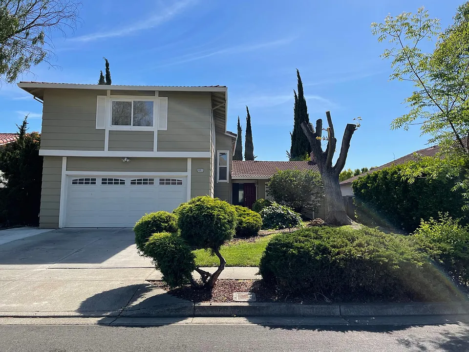 48611 Carlsbad Rd