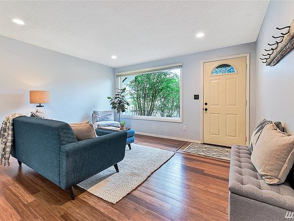 Beautiful newer bamboo floors throughout.
