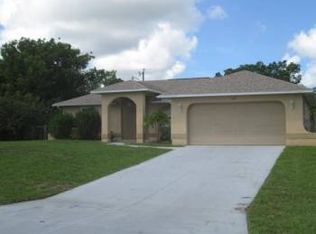 222 NE 10th Pl, Cape Coral, FL 33909
