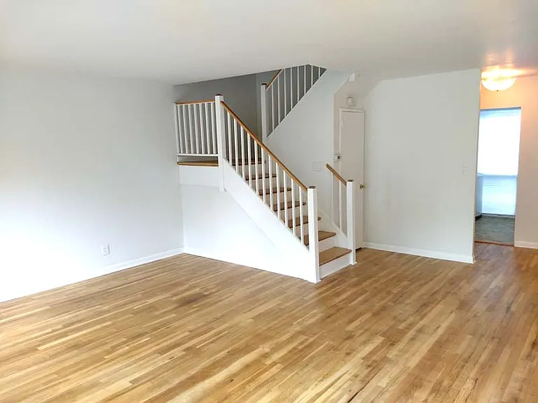 745 Delaware Ave SW #2 — Photo 4