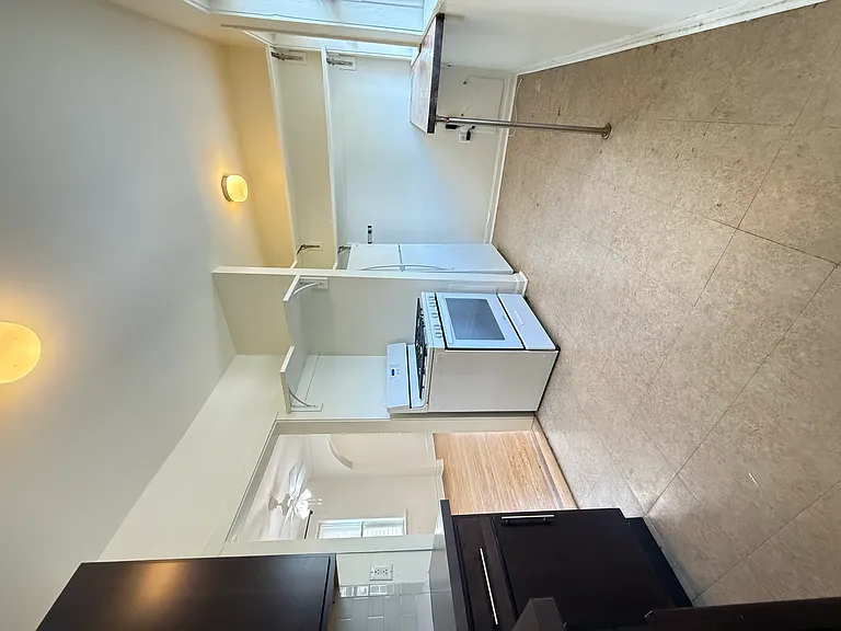 2141 N Spaulding Ave #2E — Photo 2