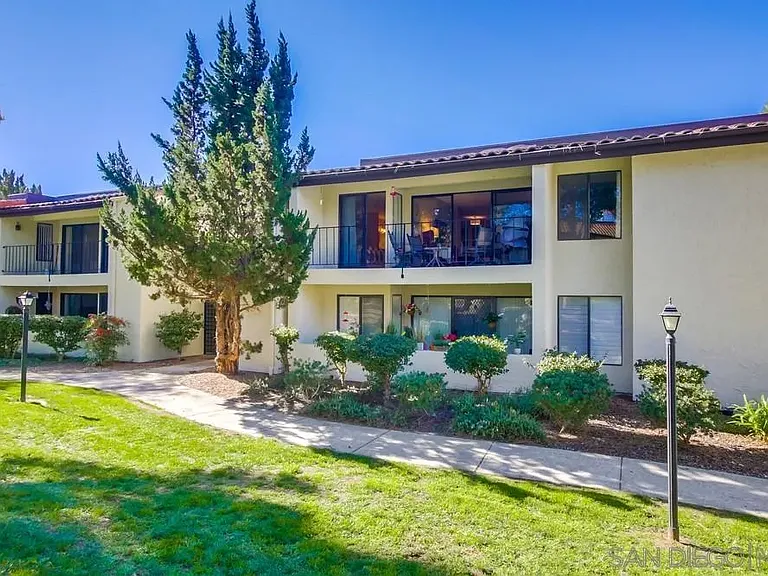 17617 Pomerado Rd #215 — Photo 32