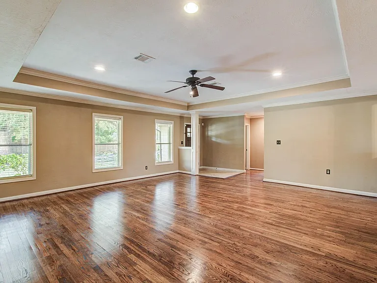 11422 Endicott Ln — Photo 5