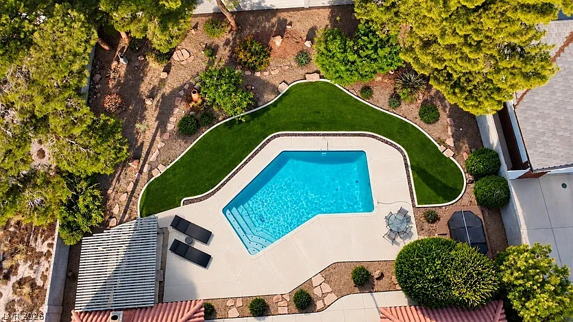 4 bed, 3.5 bath, 3608 sqft, $6,995 — Photo 2