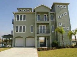 26 Half Moon, Hitchcock, TX 77563