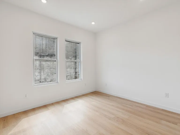 5102 Arch St #2 — Photo 8