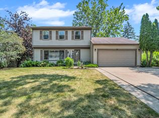 780 Thompson Blvd, Buffalo Grove, IL 60089