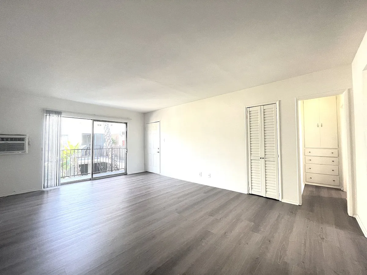 Building Photo - 10250 W Camarillo St