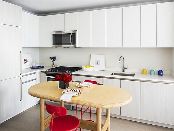 4th image of 2840 Jackson Ave APT 25F