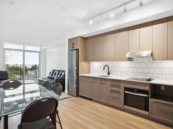 8750 University Cres #711, Burnaby, BC V5A 0C8