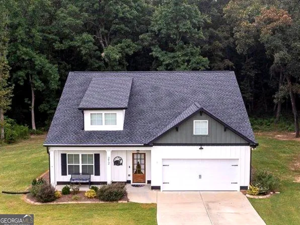 212 Live Oak Ln, Comer, GA 30629