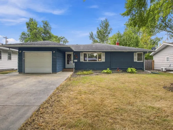 222 26th Ave N, Fargo, ND 58102