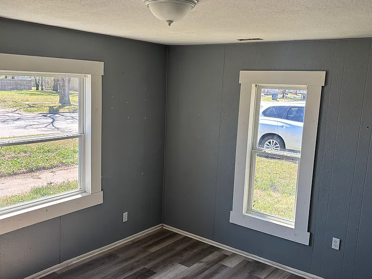 924 E 2nd Ave #1 — Photo 7