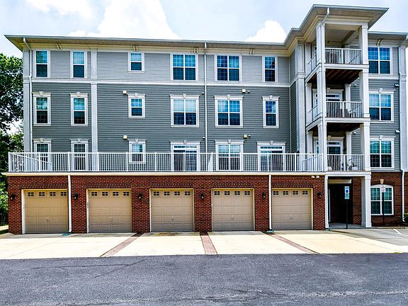 3rd image of 3910 Doc Berlin Dr Unit 13