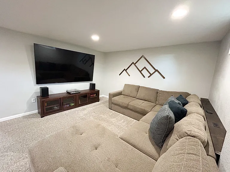 6147 Moore St — Photo 11