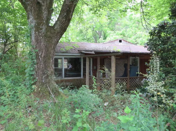 102 Wilson Ave, Franklin, NC 28734