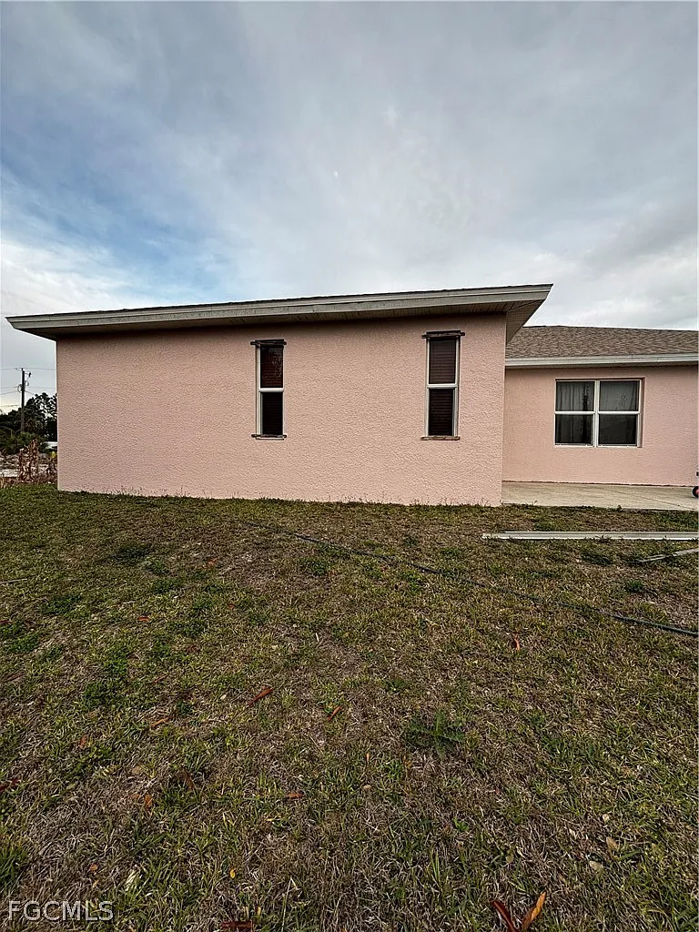 3 bed, 2.5 bath, 2380 sqft, $3,000 — Photo 4