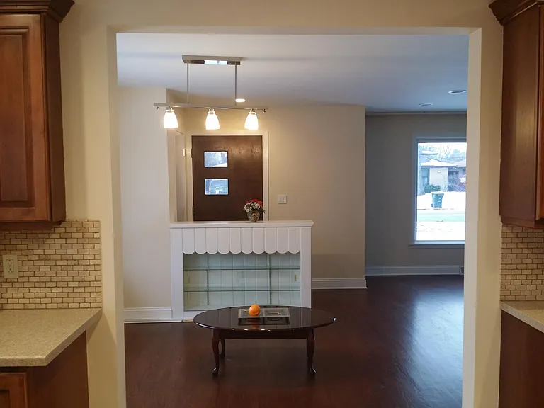 635 Parkwood Ave — Photo 7