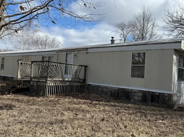 502 N Schluter St, Thomasboro, IL 61878