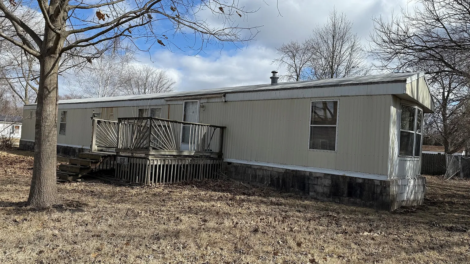 502 N Schluter St photo 1