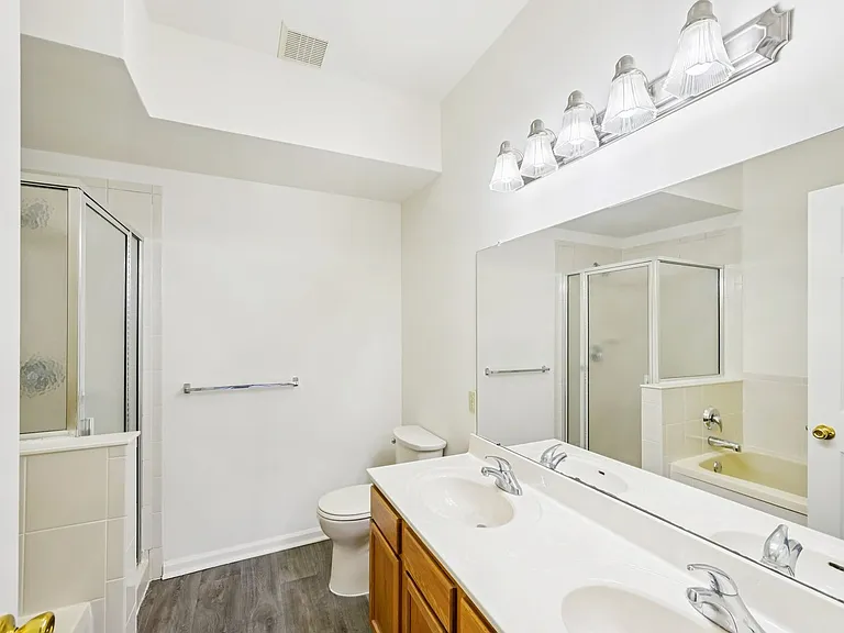 Spring Creek Apartments — Photo 30