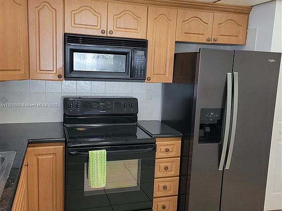 3rd image of 4270 NW 89th Ave APT 201