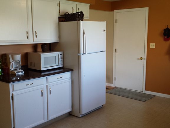 4th image of 226 Lunar St