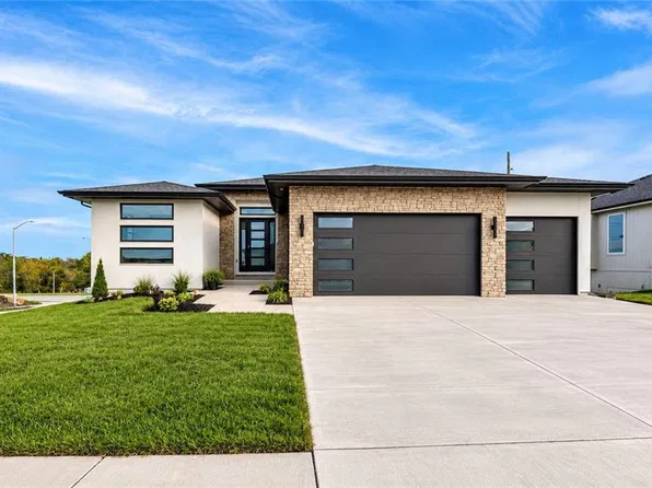 1228 Larkspur Pl, Raymore, MO 64083