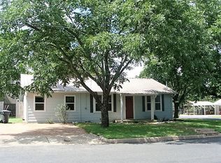 710 Apple St, Fredericksburg, TX 78624