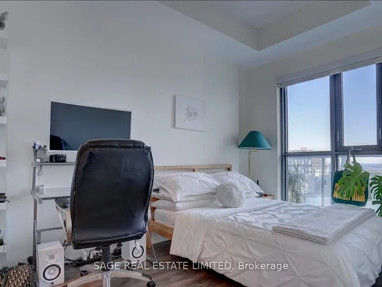 159 Dundas St E #3302 — Photo 8