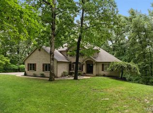 694 Pleasant Ridge Rd, Fairview Heights, IL 62208