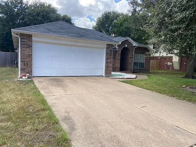 10811 Great Bridge Dr — Photo 1