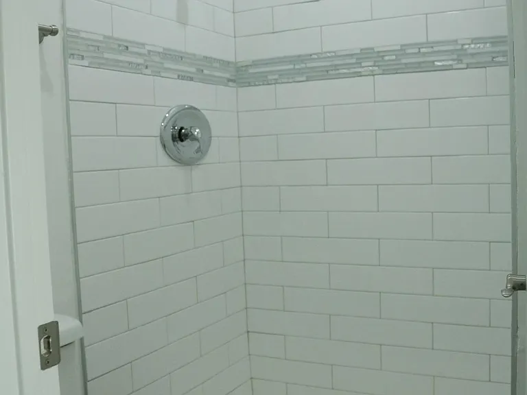 Devington Apartments — Photo 15
