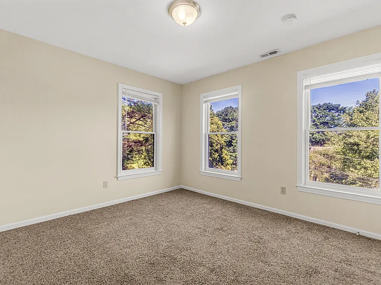 33 Serafin Ct — Photo 21