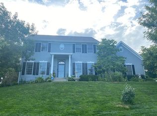 616 NW Edgewood Dr, Lees Summit, MO 64081