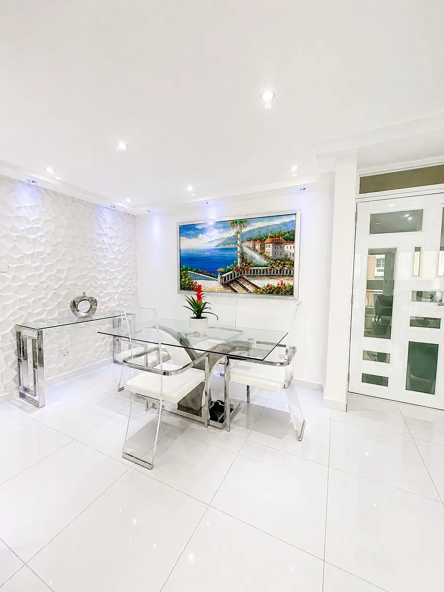 Building Photo - Condominio El Jardin #6I #6I