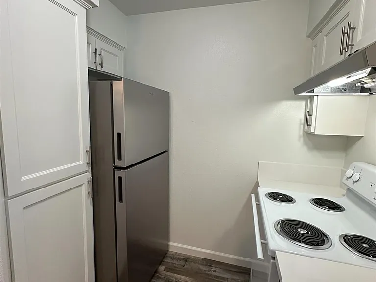 1069 Cherry Ln #C — Photo 6