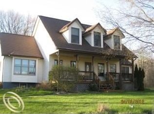 475 Green Creek Ln, Oxford, MI