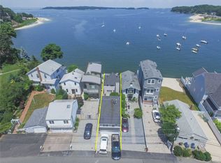 518 Adams St, Centerport, NY 11721