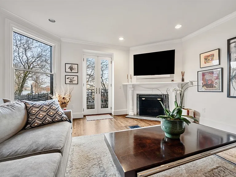 408 Beacon St #1 — Photo 2