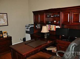 2113 Kingsbury Rd, Mansfield, TX 76063