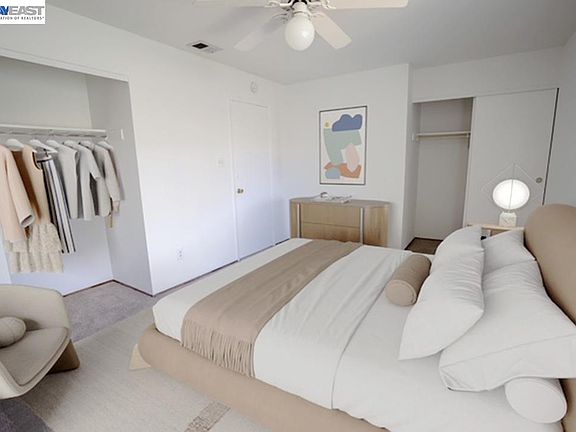 3rd image of 8848 La Riviera Dr Unit B