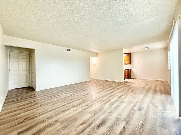 4th image of 633 Stewart St APT 10