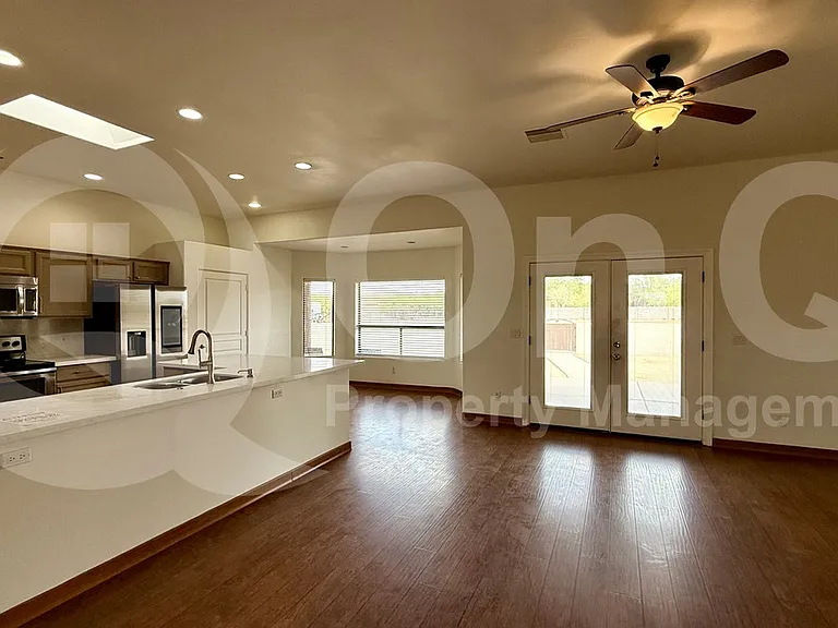 934 E Carlise Rd — Photo 6