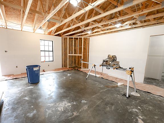 3rd image of 102 Amelia Dr