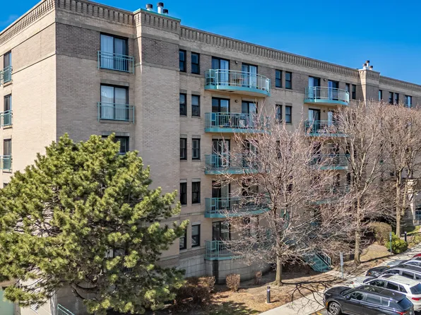 4757 Howard St APT 104, Skokie, IL 60076