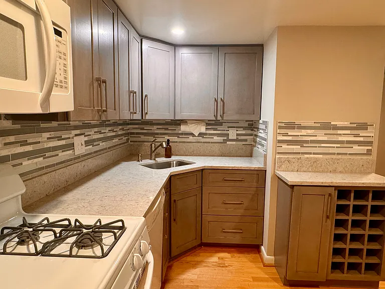 1534 Northgate Sq #11C — Photo 2